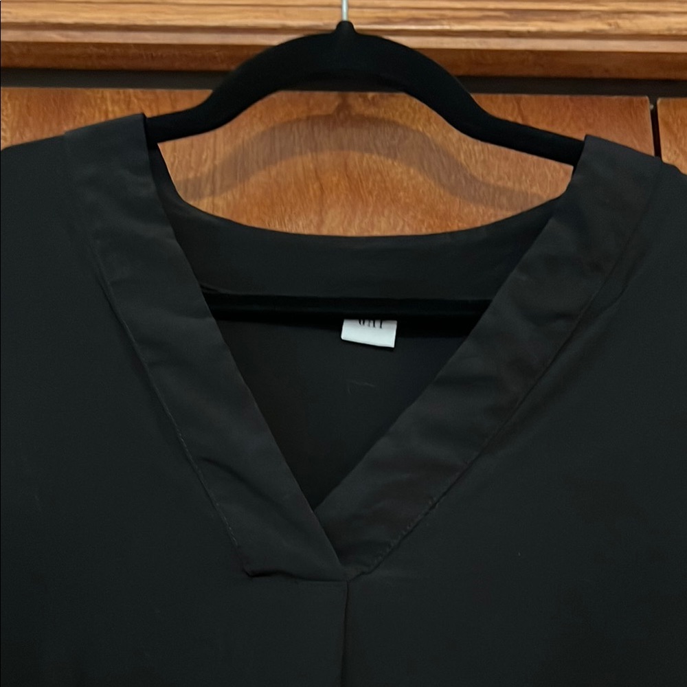 Elegant Black Women's Top - Picture 3 of 3